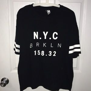 Oversized NYC Black tee